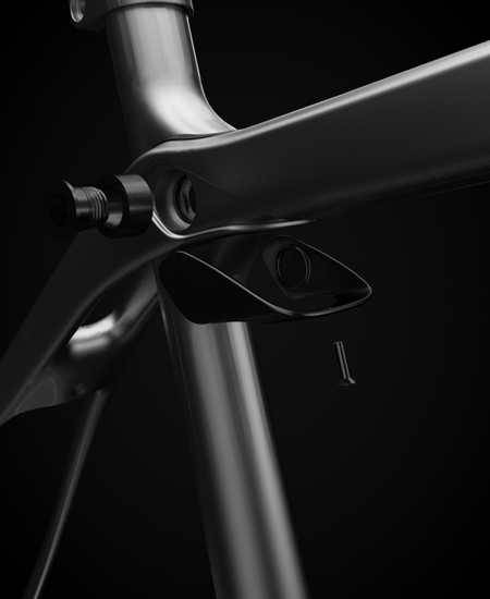 Bikesalon - ROWER TREK #DOMANE ALR 4 DISC# 2017 KOŁO 28" SREBRNY|NIEBIESKI - rozdzielacz isospeed